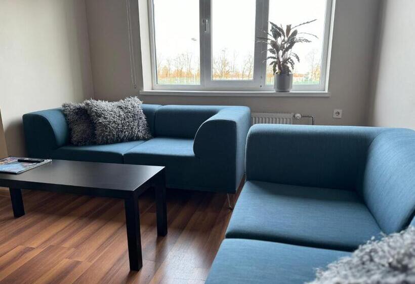 اتاق استاندارد چهارنفره با سرویس بهداشتی مشترک, Tamme Staadioni Hostel