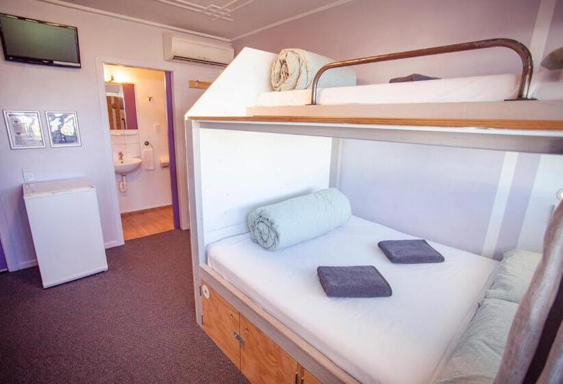 Perhehuone, Absoloot Hostel Queenstown