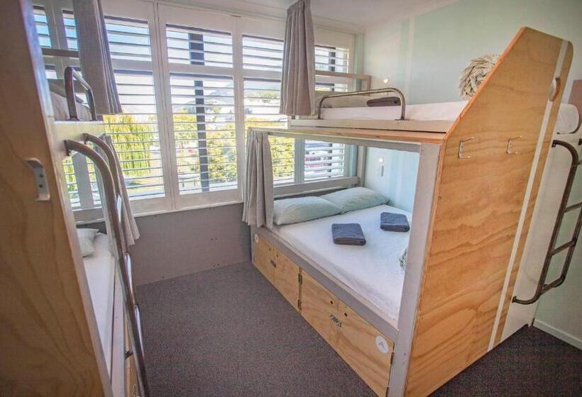 Deluxe Neljän Hengen Huone, Absoloot Hostel Queenstown
