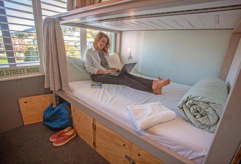 Deluxe Neljän Hengen Huone, Absoloot Hostel Queenstown