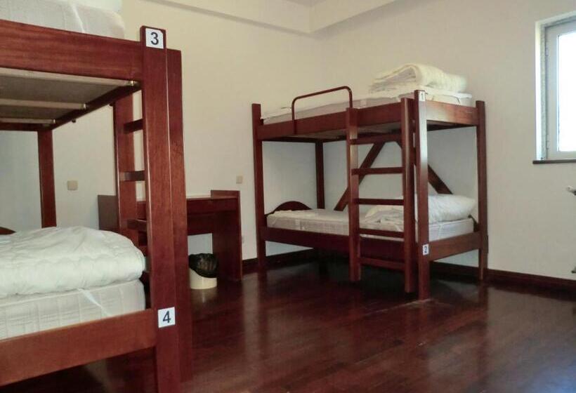 سرير فى غرفة مشتركه, Hi Foz Coa   Pousada De Juventude