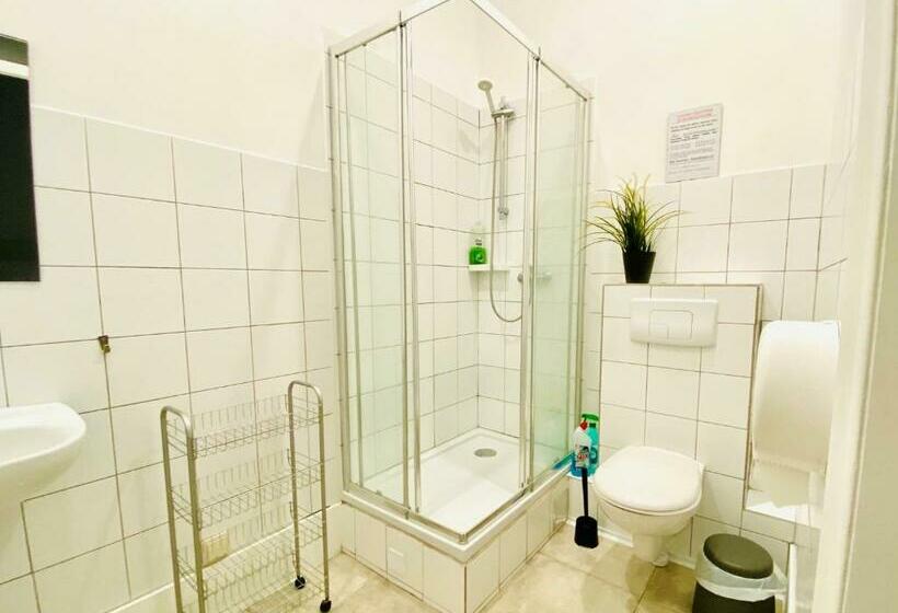 اتاق استاندارد با سرویس بهداشتی مشترک, Ambiente Hostel