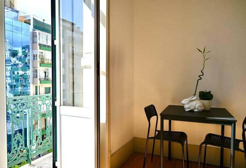 اتاق استاندارد با سرویس بهداشتی مشترک, Ambiente Hostel