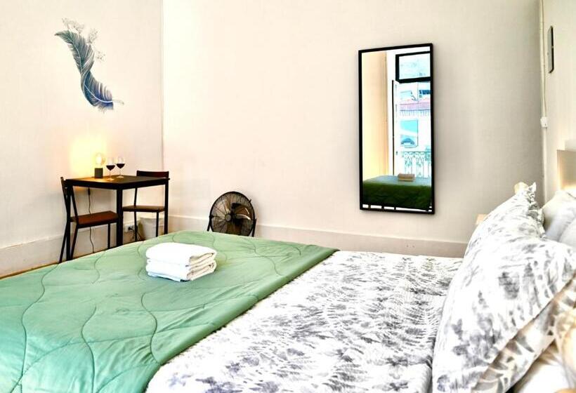 اتاق استاندارد سه تخته با سرویس بهداشتی مشترک, Ambiente Hostel