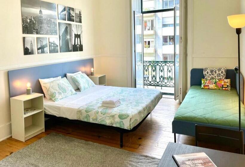 اتاق استاندارد سه تخته با سرویس بهداشتی مشترک, Ambiente Hostel