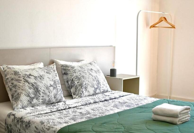 اتاق استاندارد سه تخته با سرویس بهداشتی مشترک, Ambiente Hostel