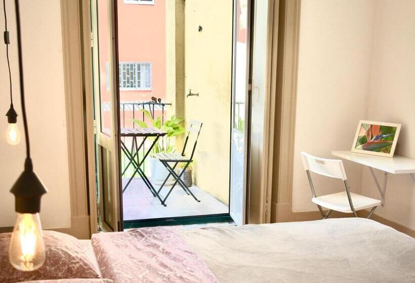 اتاق استاندارد با سرویس بهداشتی مشترک, Ambiente Hostel