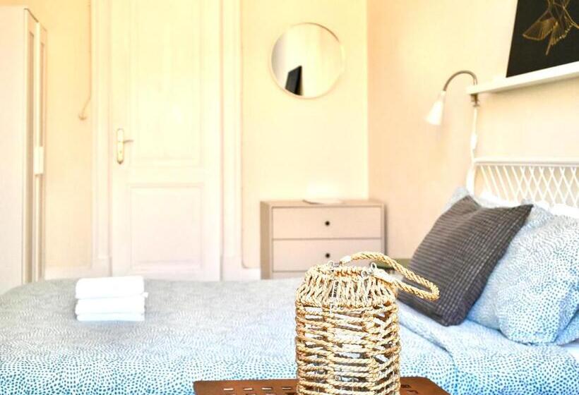 اتاق استاندارد با سرویس بهداشتی مشترک, Ambiente Hostel