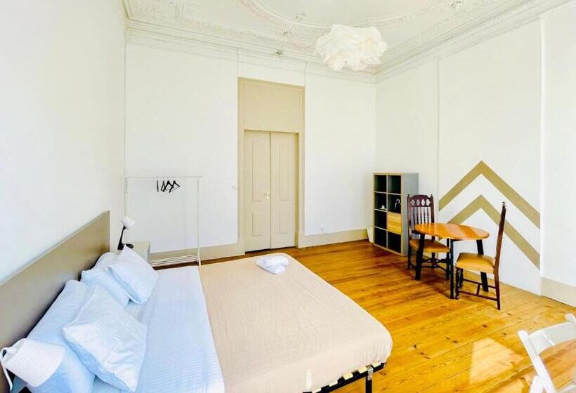 اتاق لوکس, Ambiente Hostel