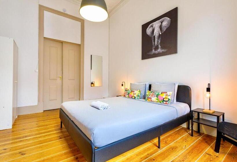 اتاق استاندارد با سرویس بهداشتی مشترک, Ambiente Hostel