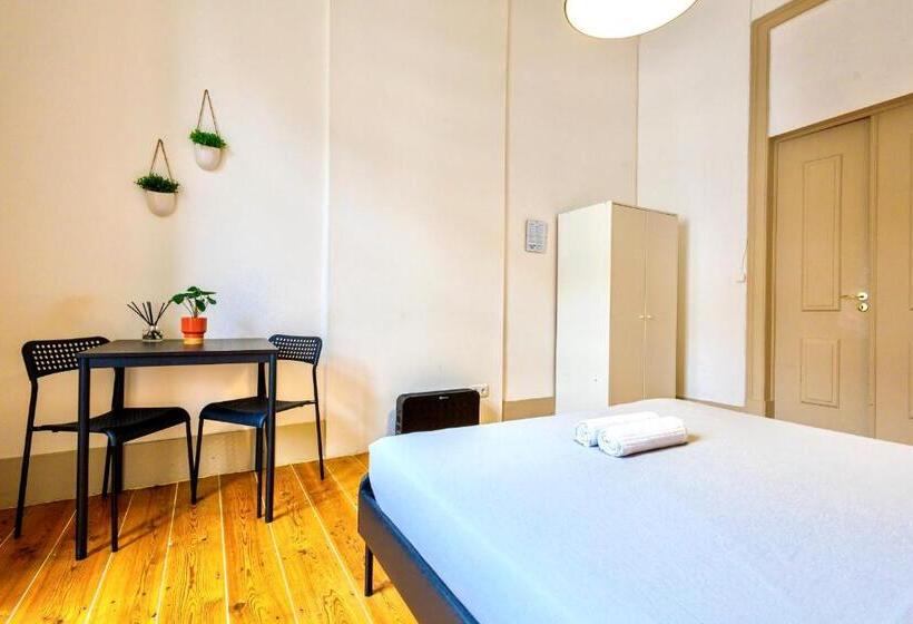 اتاق استاندارد با سرویس بهداشتی مشترک, Ambiente Hostel