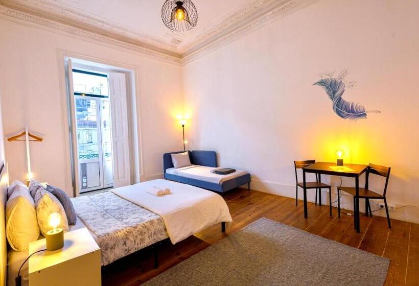 اتاق استاندارد سه تخته با سرویس بهداشتی مشترک, Ambiente Hostel