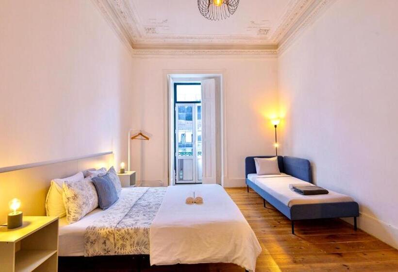 اتاق استاندارد سه تخته با سرویس بهداشتی مشترک, Ambiente Hostel