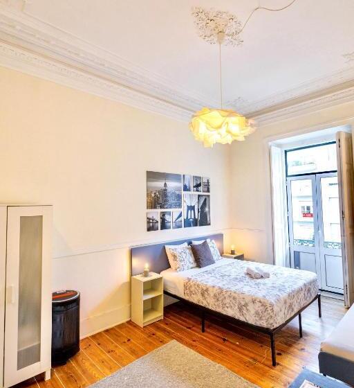 اتاق استاندارد سه تخته با سرویس بهداشتی مشترک, Ambiente Hostel