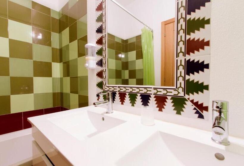 חדר משפחתי, Alvor Ar De Mar