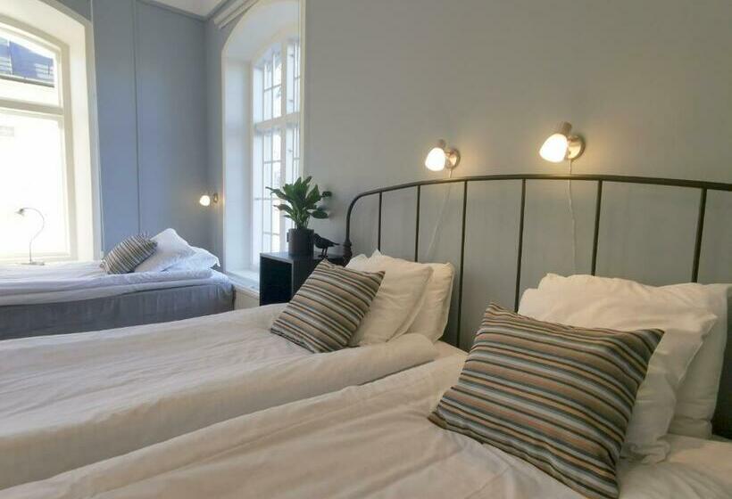 Pokój Rodzinny, L Fängelset Västervik