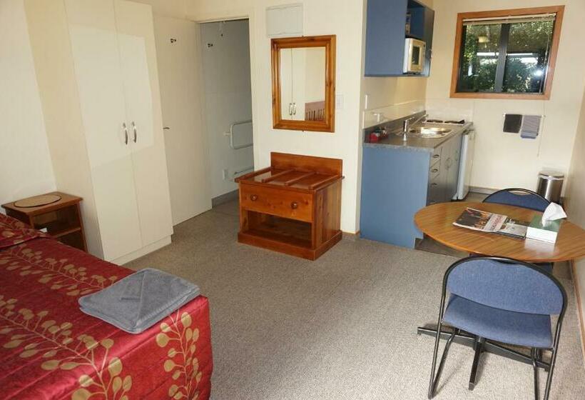 סטודיו סופריור, Geraldine Motels