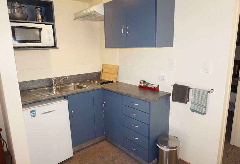 דירת שני חדרים, Geraldine Motels