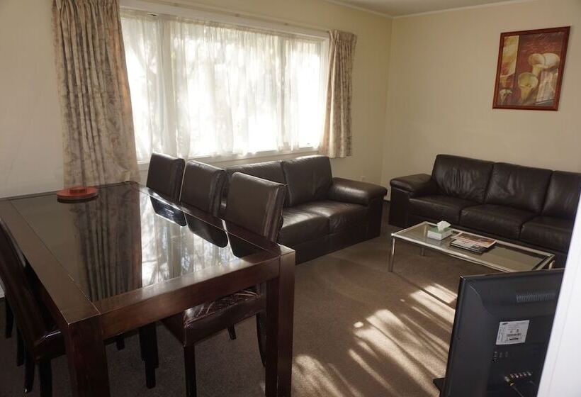 דירת דלוקס 2 חדרי שינה, Geraldine Motels