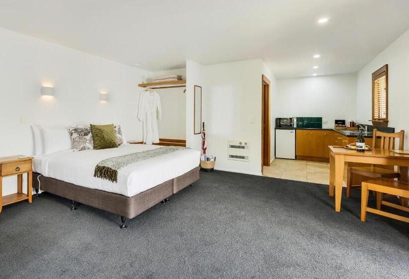 스탠다드 스튜디오, Harrogate Gardens Motel