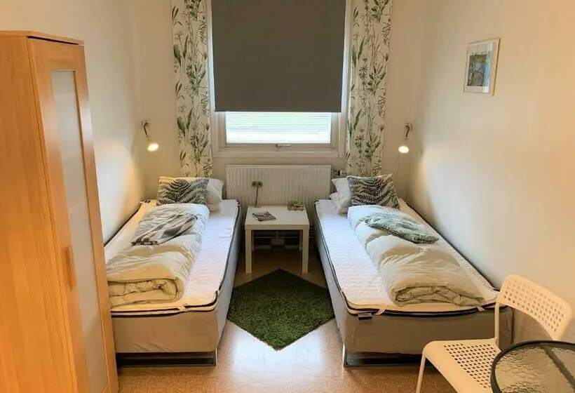 バス共有のスタンダードルーム, Hällefors Vandrarhem Hostel & Kanotcenter