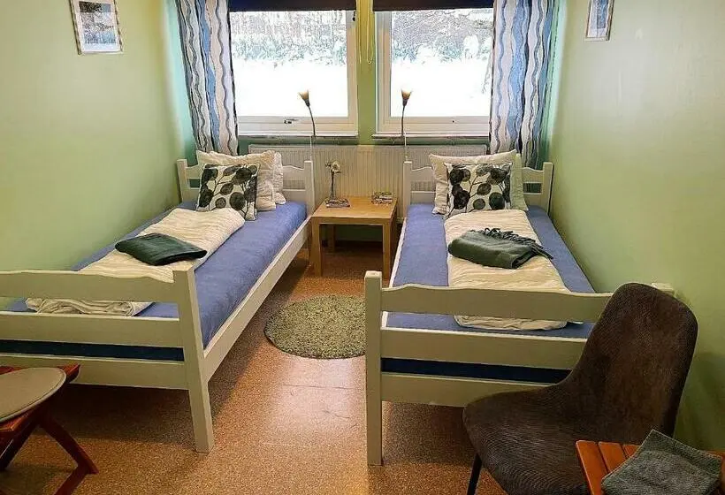 バス共有のスタンダードルーム, Hällefors Vandrarhem Hostel & Kanotcenter