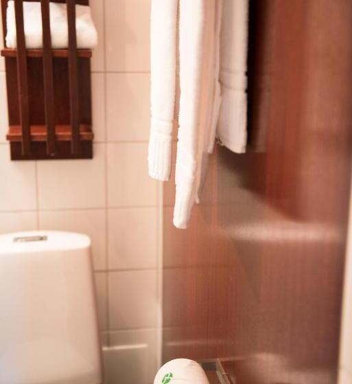 スタンダードルーム, 32 Rum & Kök