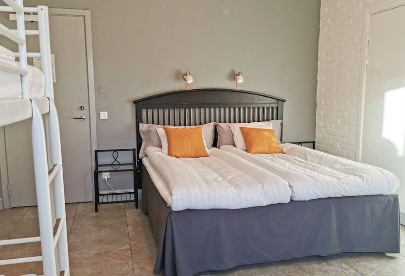 Pokój Czteroosobowy Standard, L Fängelset Västervik