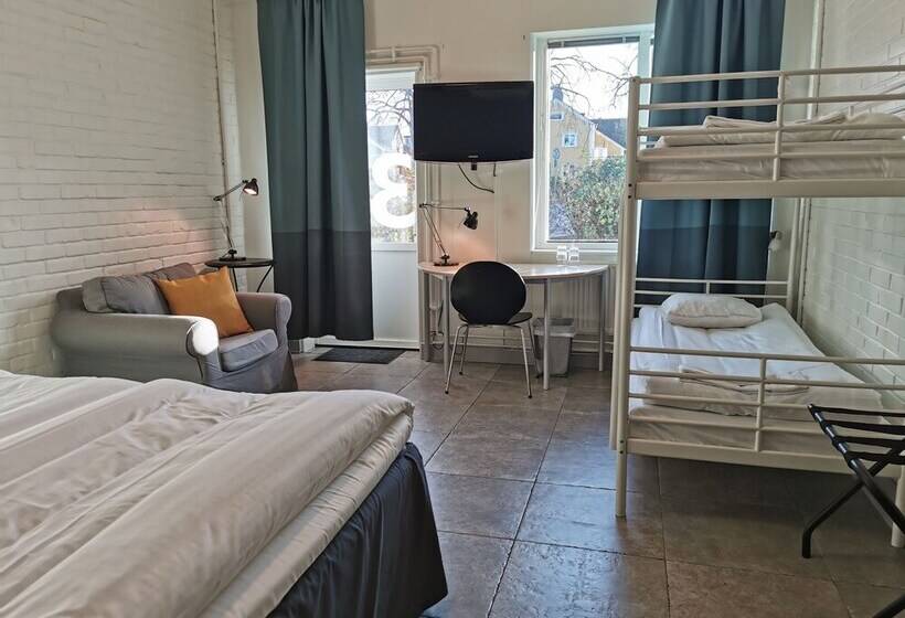 Pokój Czteroosobowy Standard, L Fängelset Västervik