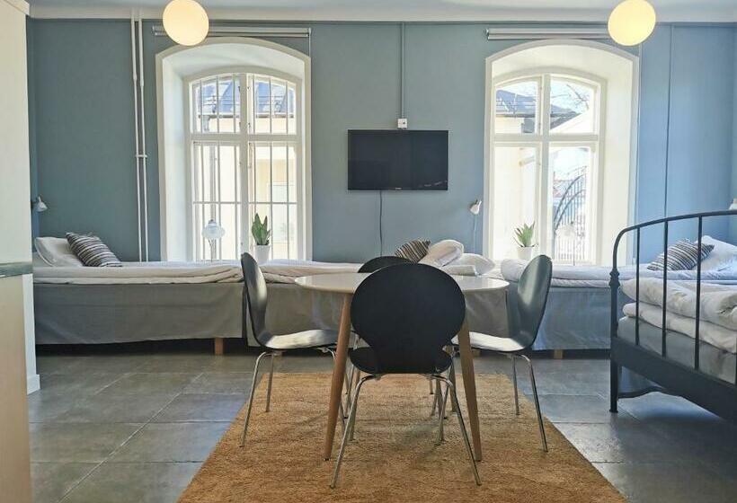 Pokój Rodzinny, L Fängelset Västervik