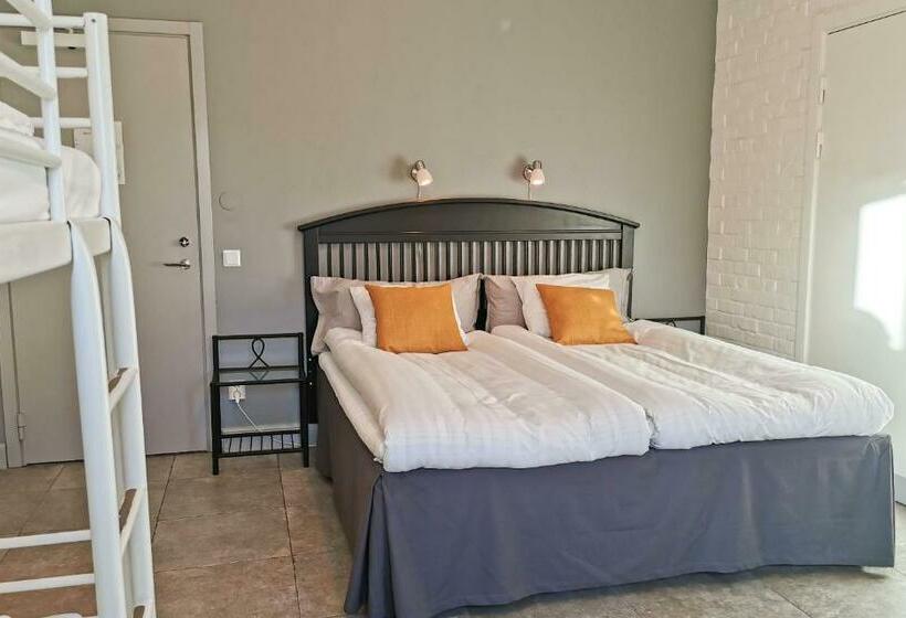 Pokój Czteroosobowy Standard, L Fängelset Västervik