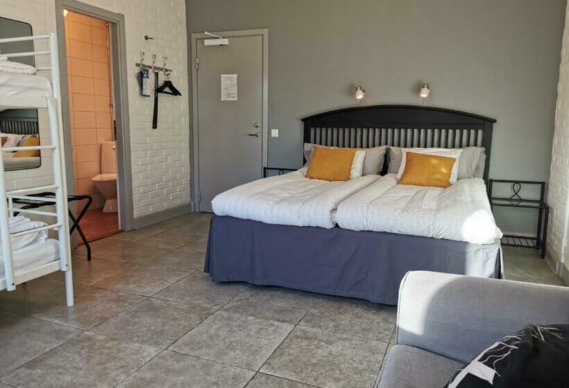 Pokój Czteroosobowy Standard, L Fängelset Västervik