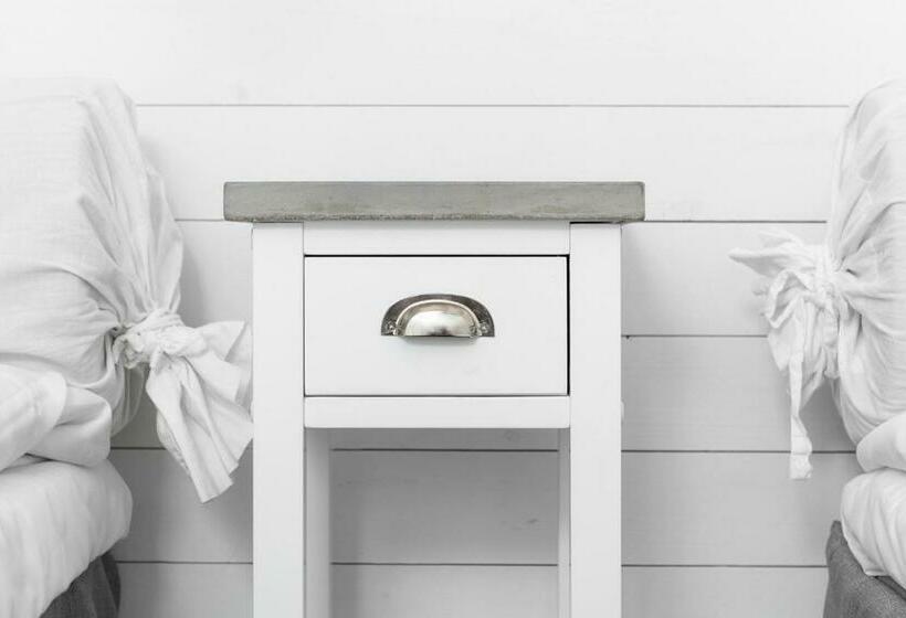 اتاق استاندارد یک نفره, L Stenugnen