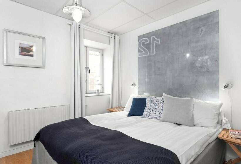 اتاق استاندارد, L Stenugnen