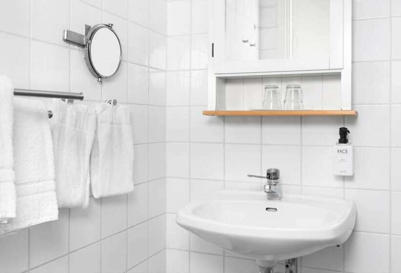 اتاق استاندارد, L Stenugnen