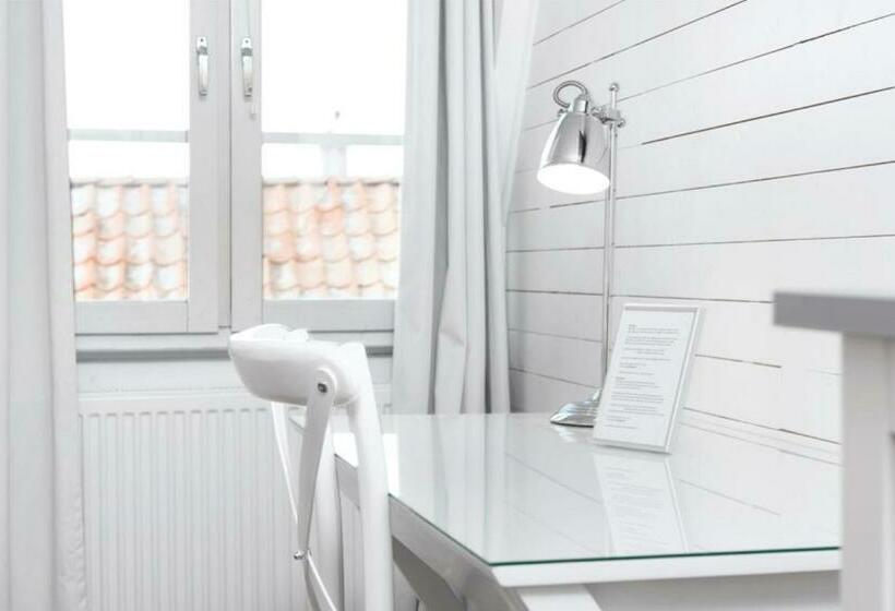 اتاق استاندارد, L Stenugnen