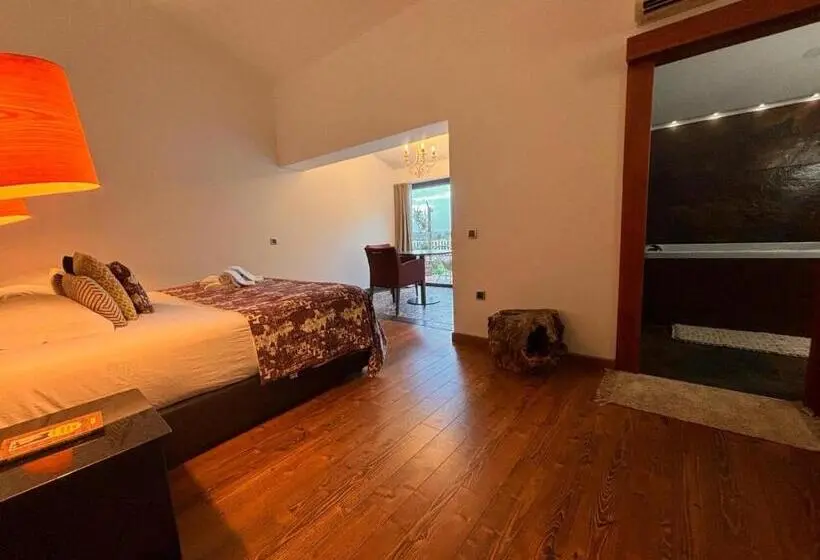سوئیت با وان آب گرم, Monte Do Malhao Art, Eco & Spa