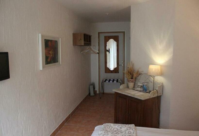 Номер Стандарт, Skivarps Gästgivaregård