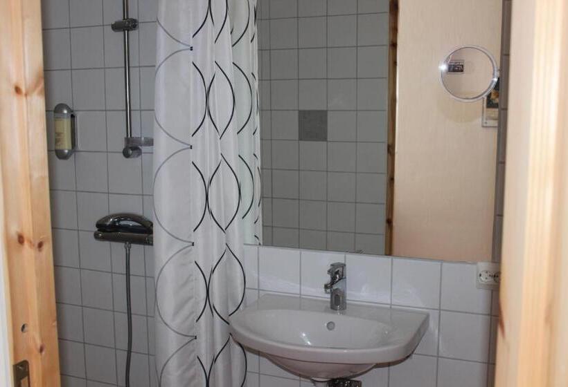 Номер Стандарт, Skivarps Gästgivaregård