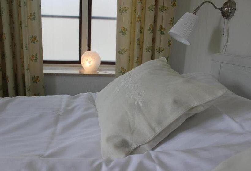 Номер Стандарт, Skivarps Gästgivaregård