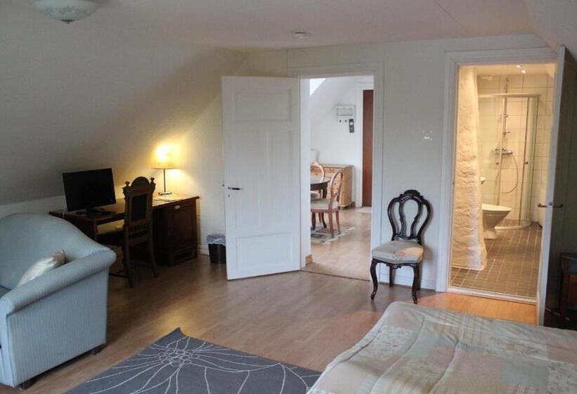 Номен Superior с Гидромассажем, Skivarps Gästgivaregård