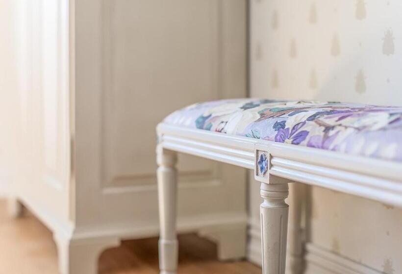 Люкс Повышенной Комфортности, Stufvenäs Gästgifveri