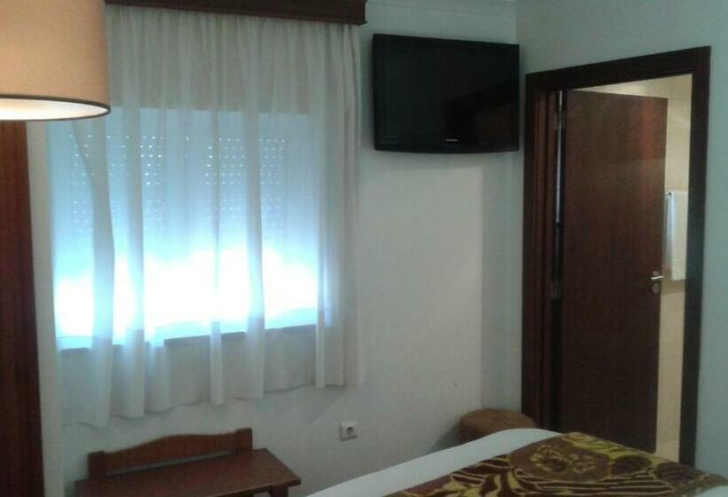 اتاق استاندارد سه نفره, Tic Tac