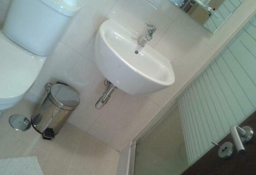 اتاق خانوادگی, Tic Tac