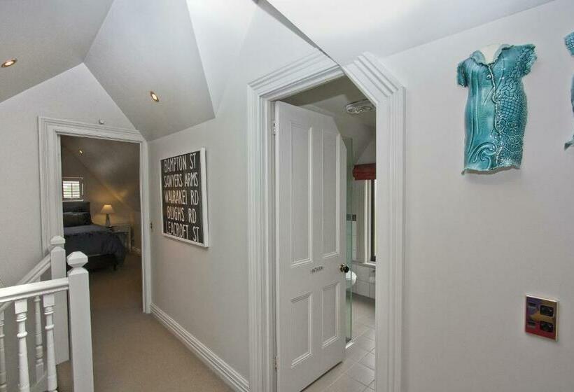 اتاق پنت هاوس, Lilac Rose Boutique Bed And Breakfast