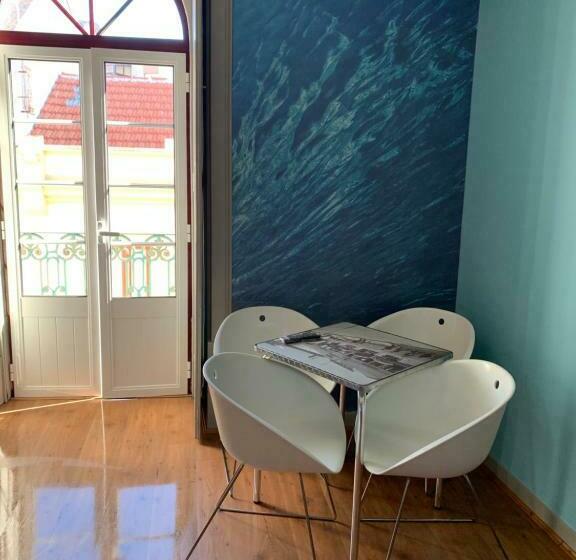 جناح, Meeting Hostel