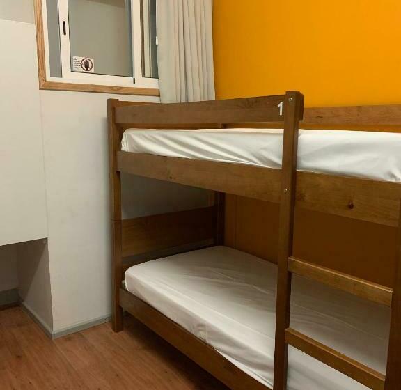 غرفة أساسية, Meeting Hostel