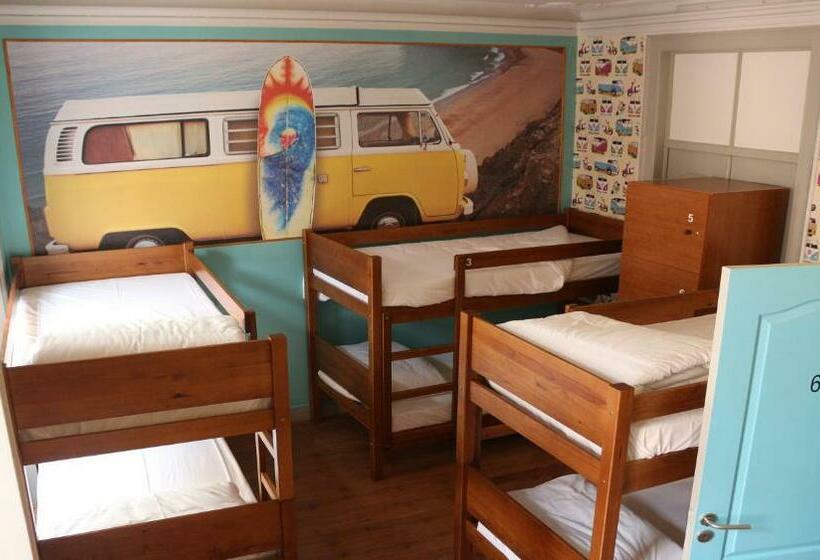 غرفة رباعية اقتصادية مع حمام مشترك, Meeting Hostel