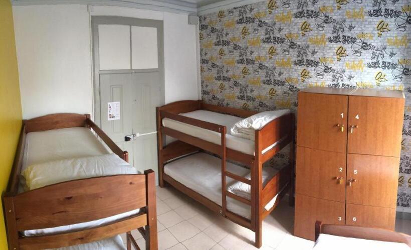 سرير فى غرفة مشتركه, Meeting Hostel