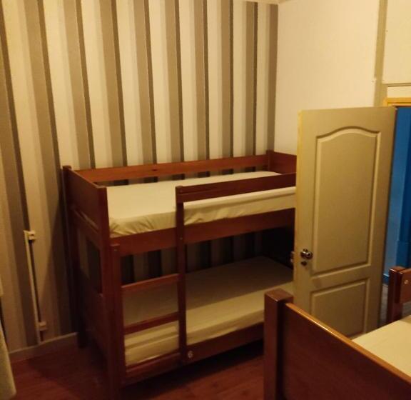 غرفة رباعية اقتصادية مع حمام مشترك, Meeting Hostel